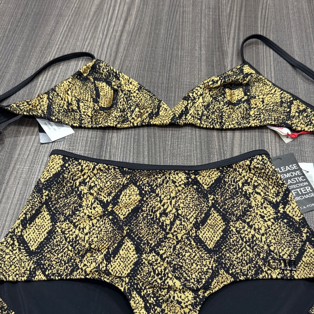 SOLID & STRIPED Black and Gold Patterned Bikini - Picture 3 of 7
